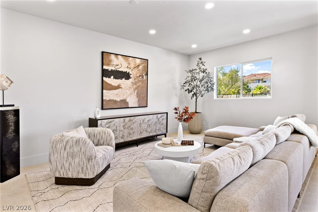 2221 Glenbrook, Las Vegas, NV 89117