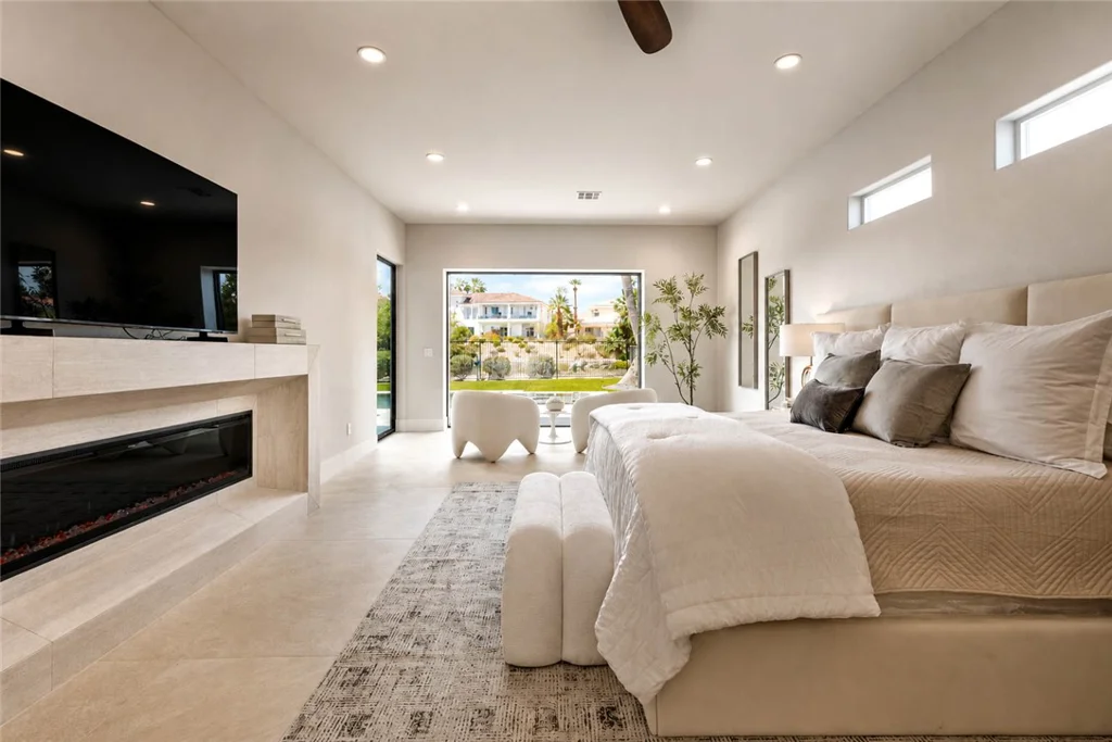 2221 Glenbrook, Las Vegas, NV 89117