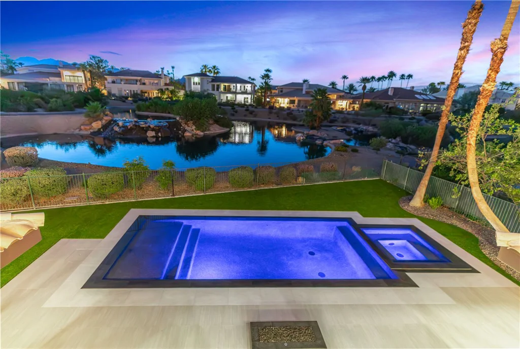 2221 Glenbrook, Las Vegas, NV 89117
