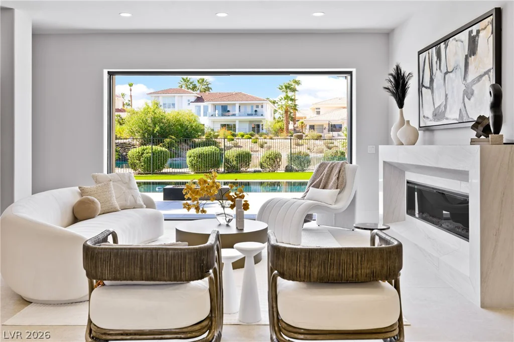 2221 Glenbrook, Las Vegas, NV 89117