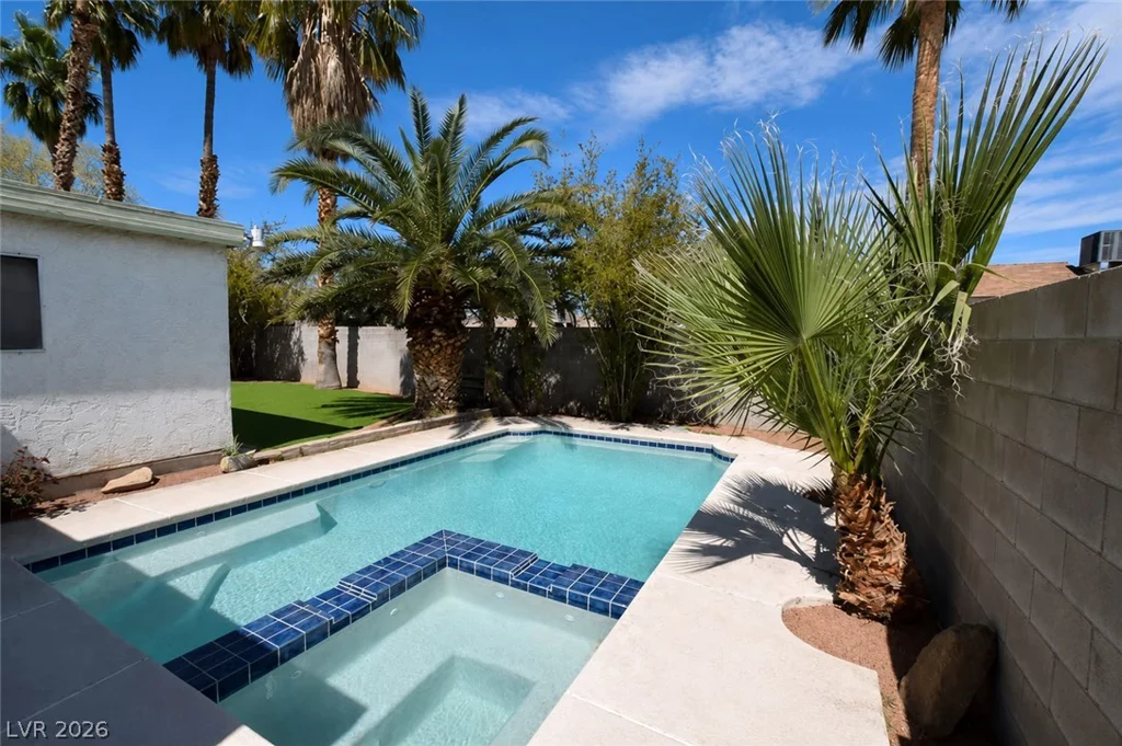 4490 Margarete, Las Vegas, NV 89121