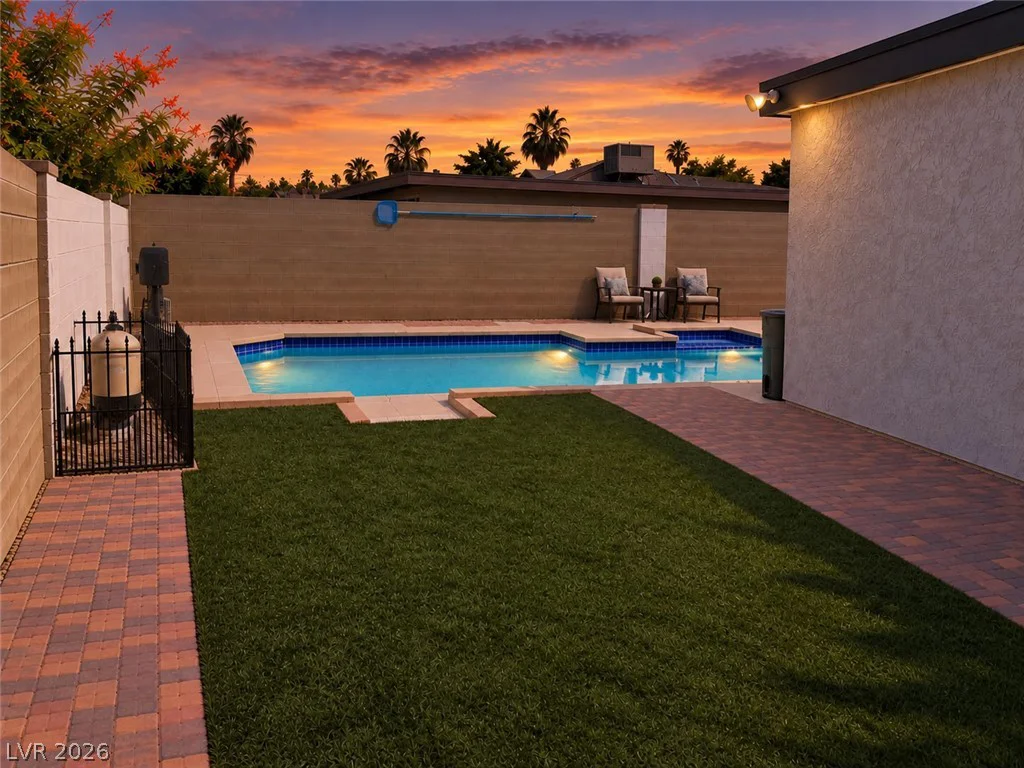 4490 Margarete, Las Vegas, NV 89121