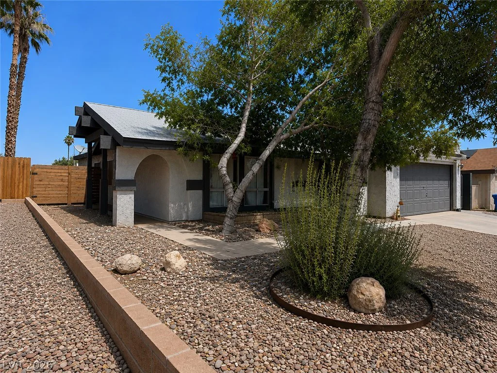 4490 Margarete, Las Vegas, NV 89121