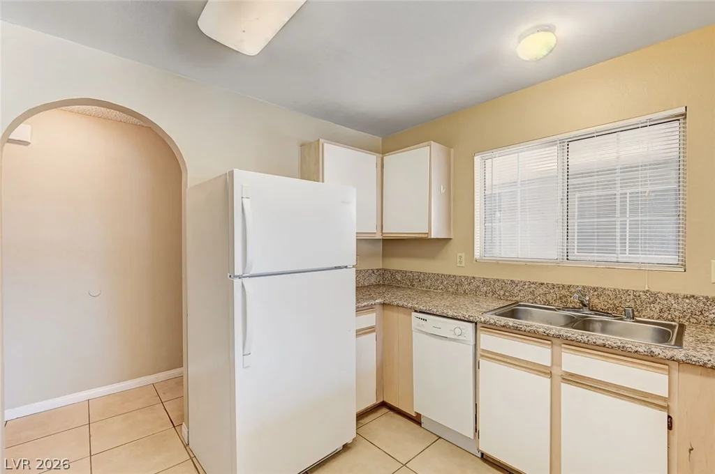 2200 Fort Apache, Las Vegas, NV 89117
