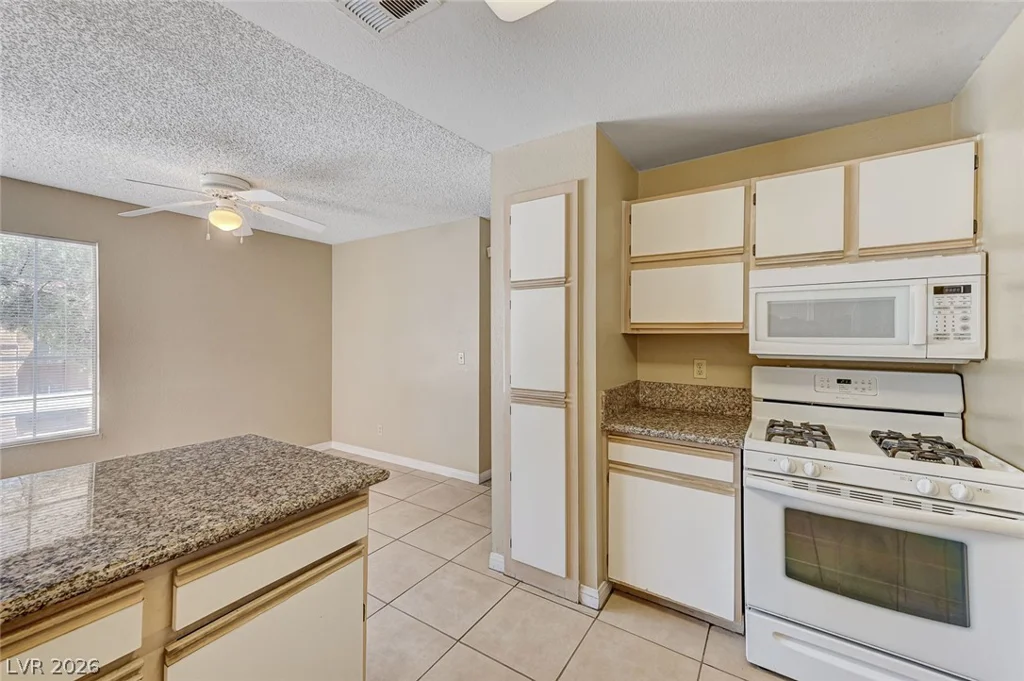2200 Fort Apache, Las Vegas, NV 89117
