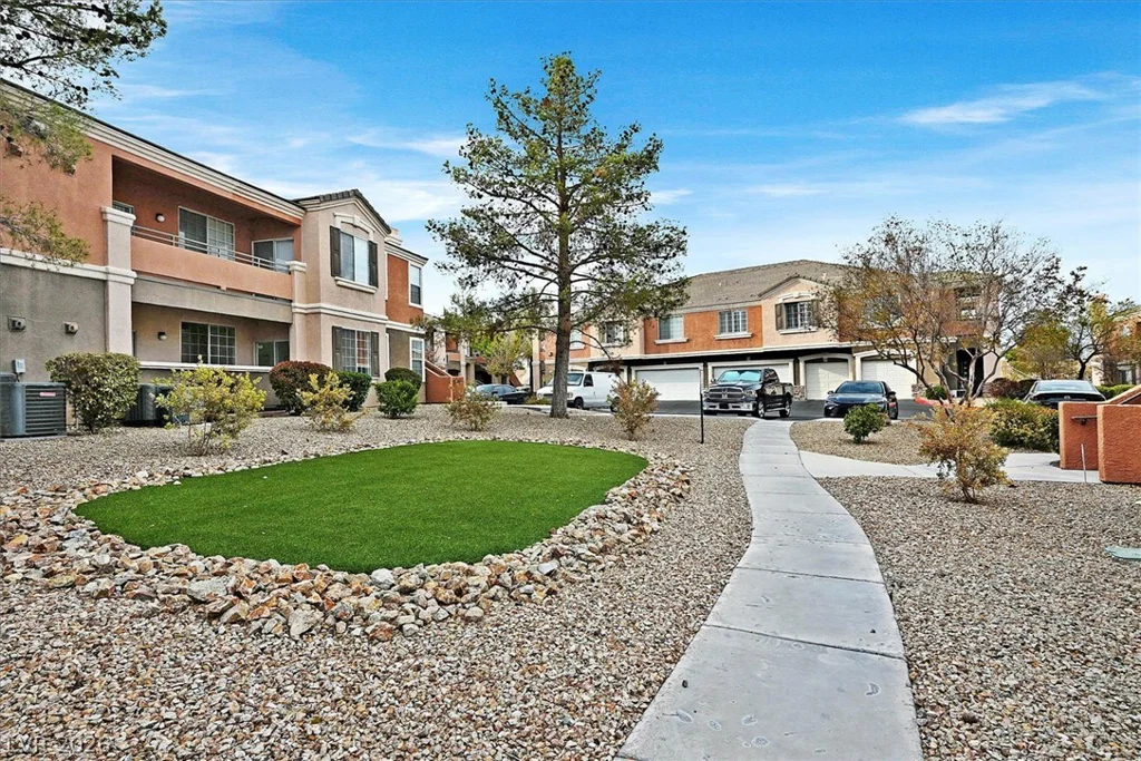 1513 Truett, Las Vegas, NV 89128