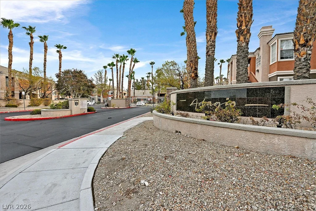 1513 Truett, Las Vegas, NV 89128