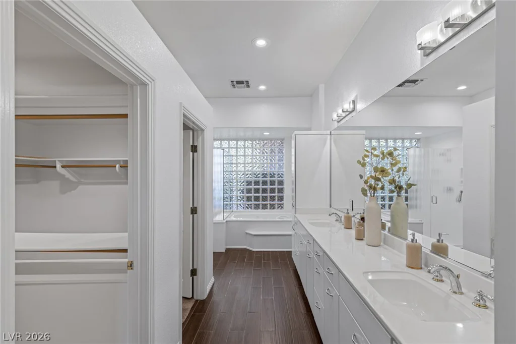 8325 Turtle Creek, Las Vegas, NV 89113