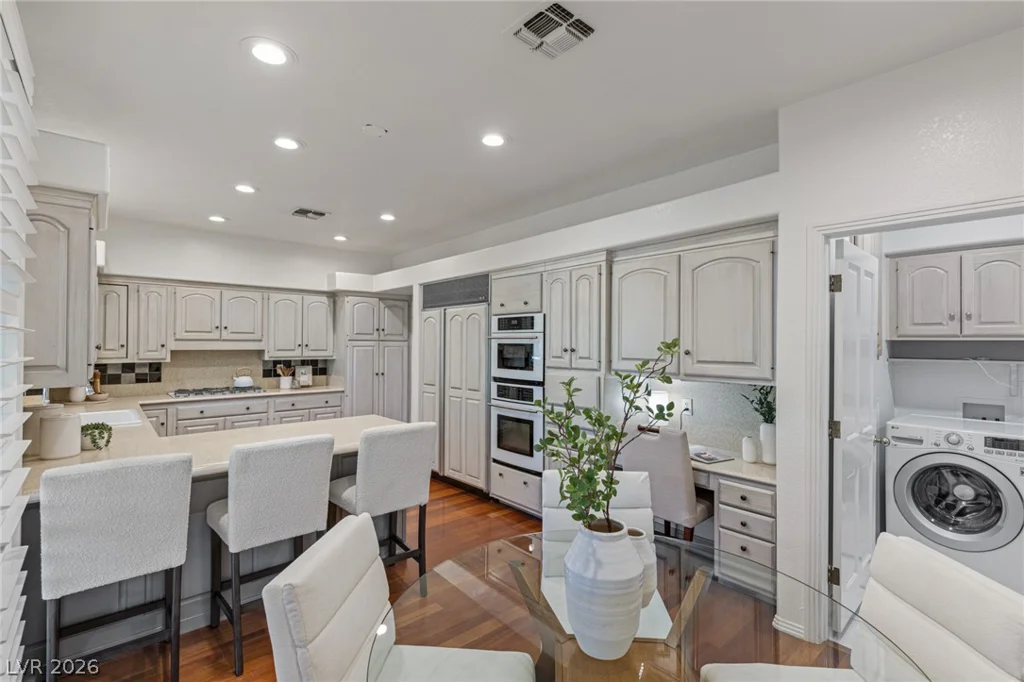8325 Turtle Creek, Las Vegas, NV 89113