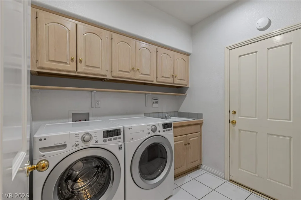 8325 Turtle Creek, Las Vegas, NV 89113