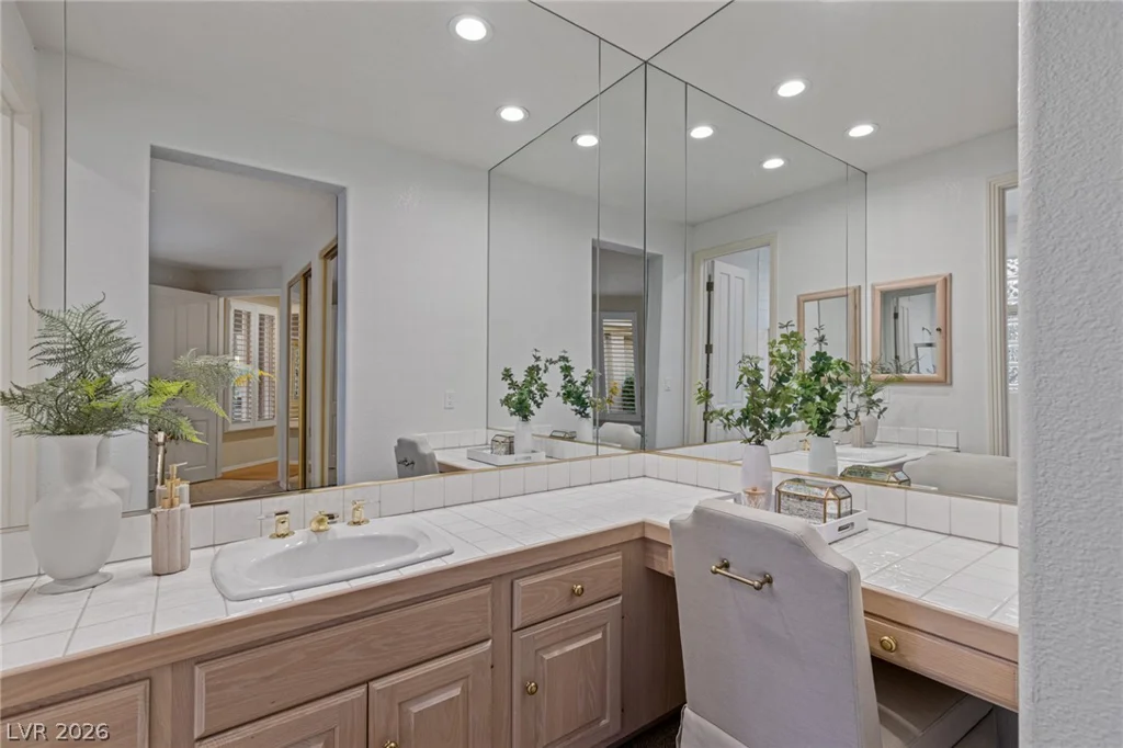 8325 Turtle Creek, Las Vegas, NV 89113