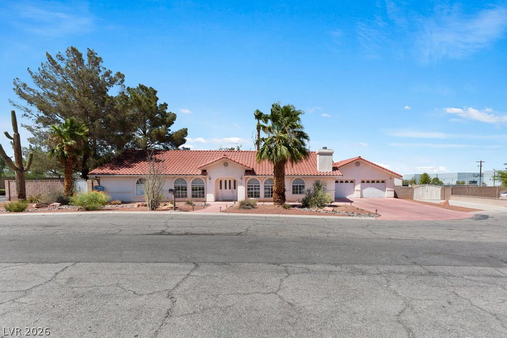 7110 La Cienega, Las Vegas, NV 89119