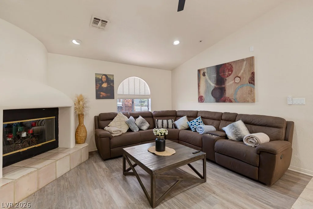 7110 La Cienega, Las Vegas, NV 89119