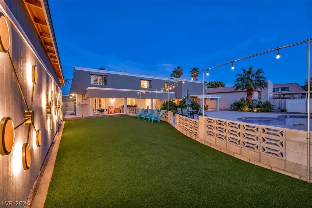 1400 Maria Elena, Las Vegas, NV 89104