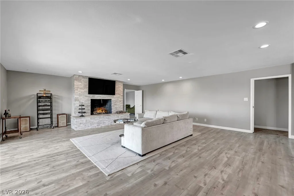 1400 Maria Elena, Las Vegas, NV 89104