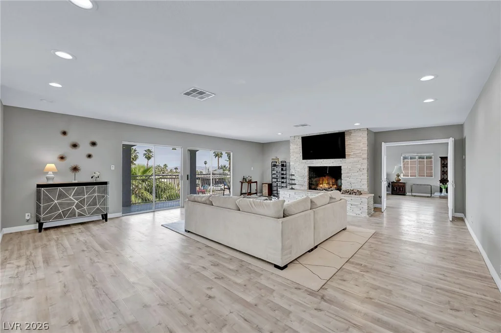 1400 Maria Elena, Las Vegas, NV 89104