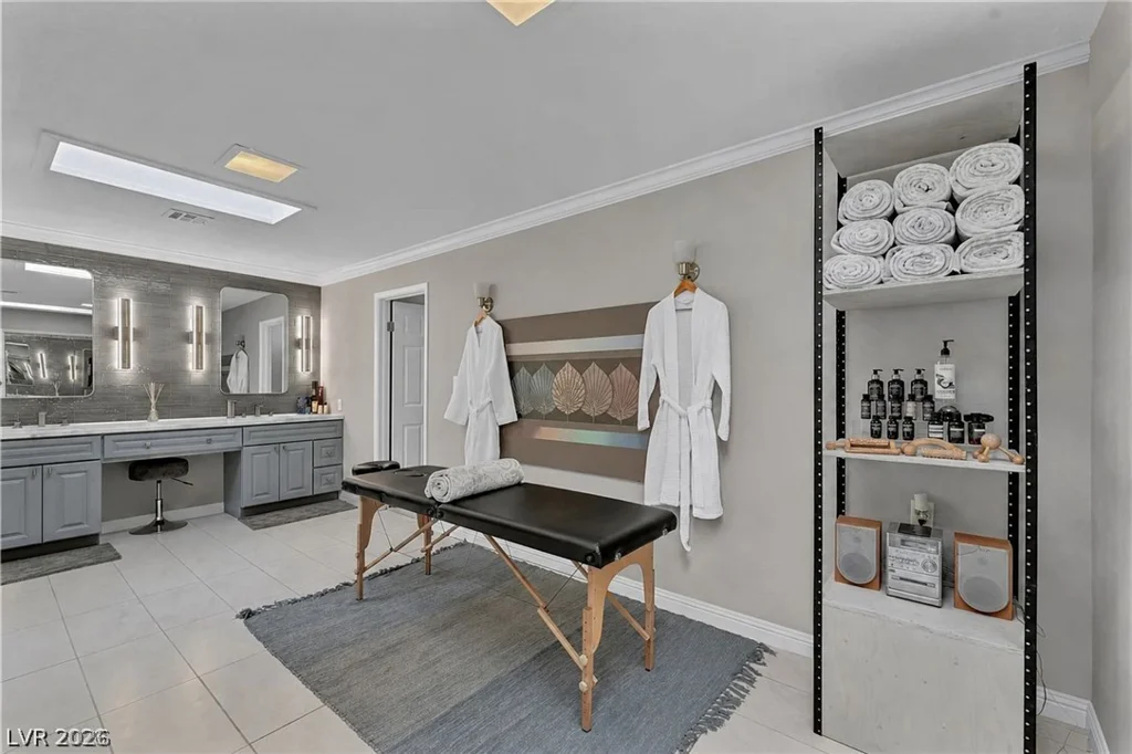 1400 Maria Elena, Las Vegas, NV 89104
