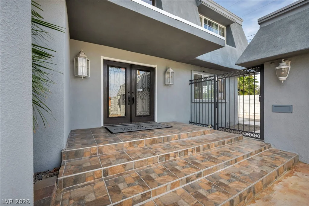 1400 Maria Elena, Las Vegas, NV 89104