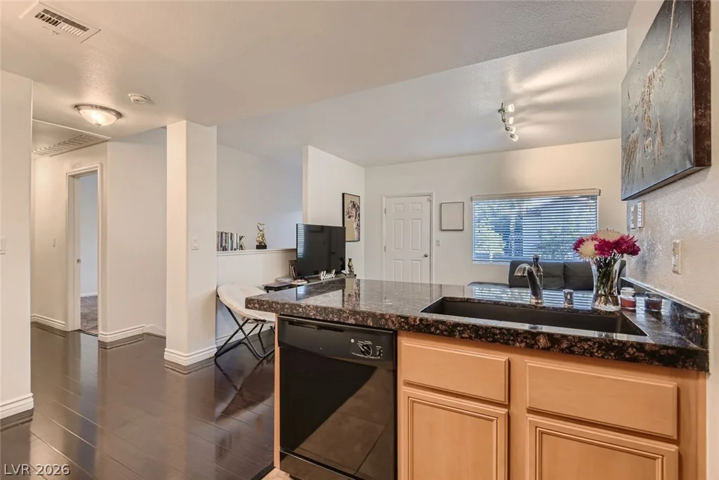 7701 Robindale, Las Vegas, NV 89113