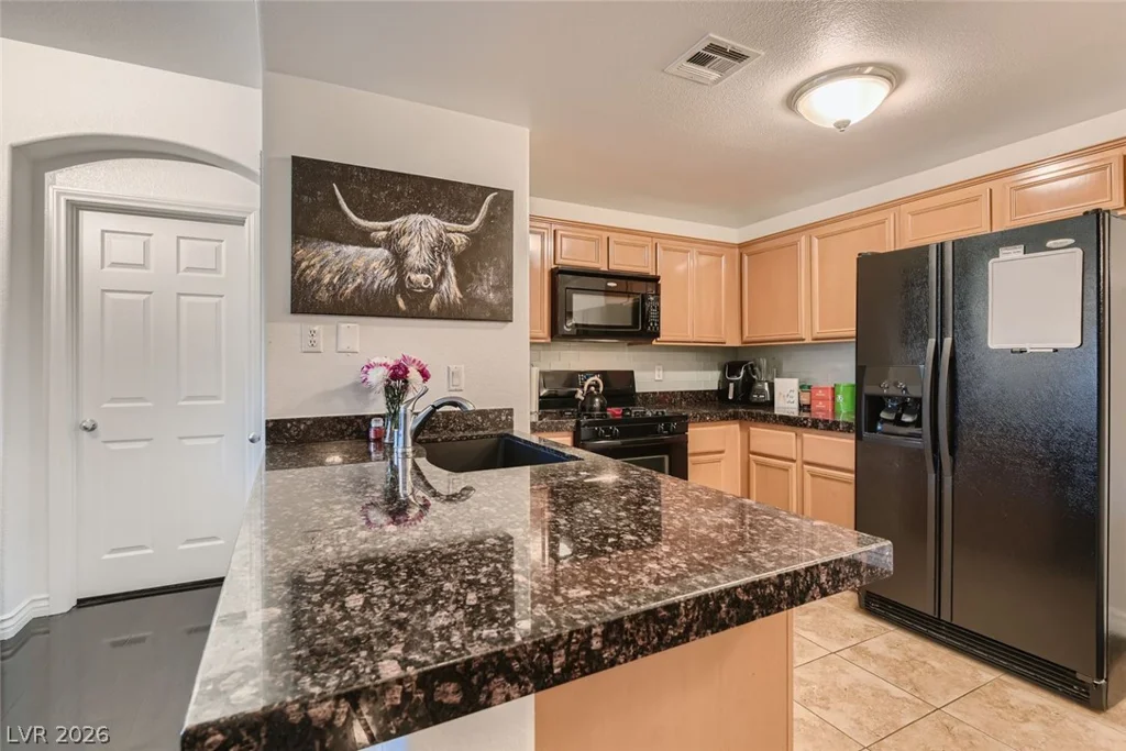 7701 Robindale, Las Vegas, NV 89113