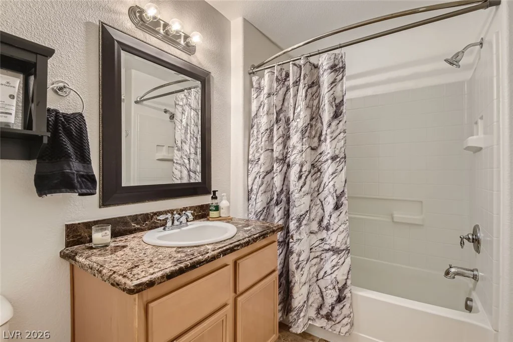 7701 Robindale, Las Vegas, NV 89113