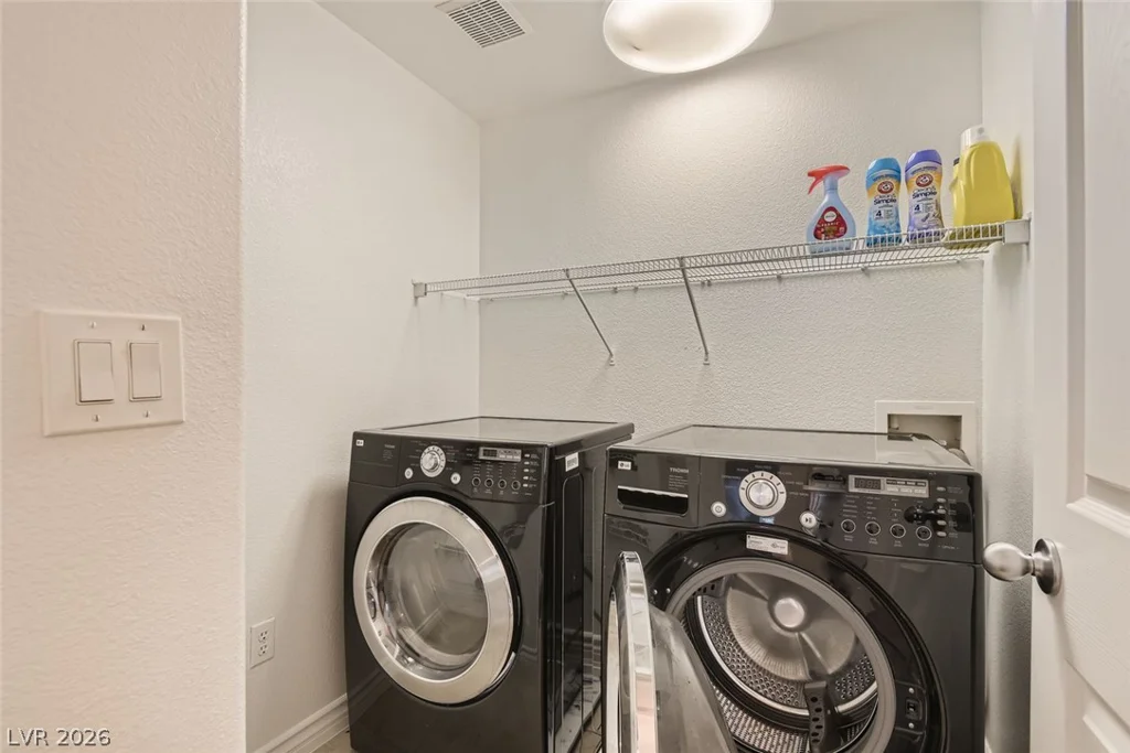 7701 Robindale, Las Vegas, NV 89113
