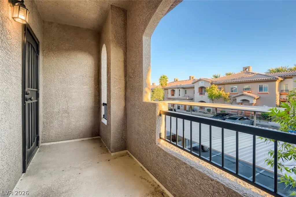 7701 Robindale, Las Vegas, NV 89113