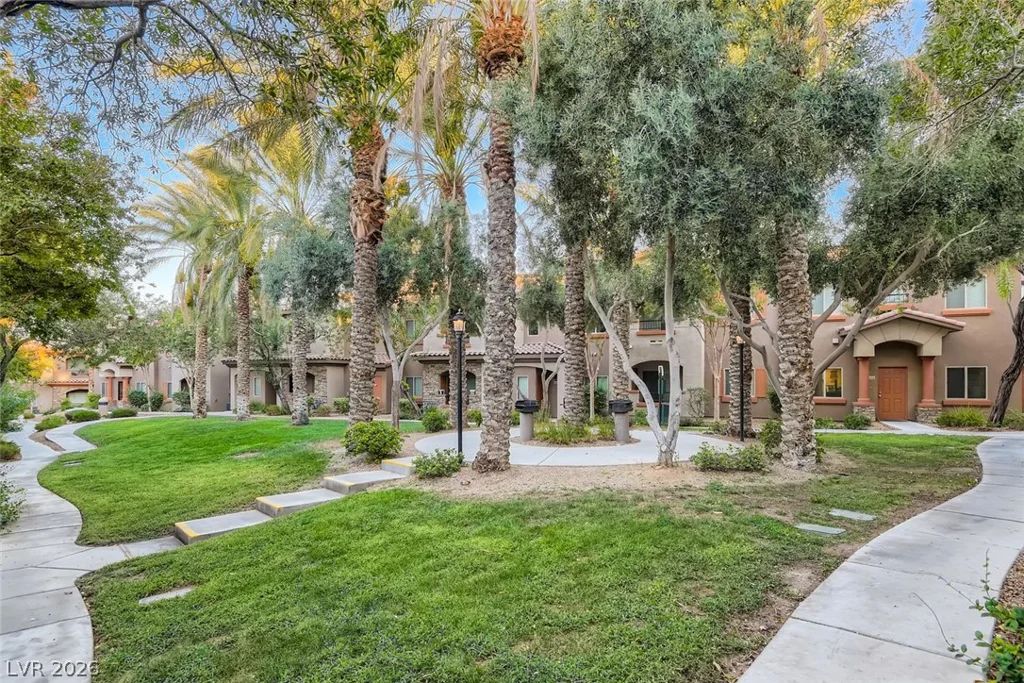 7701 Robindale, Las Vegas, NV 89113