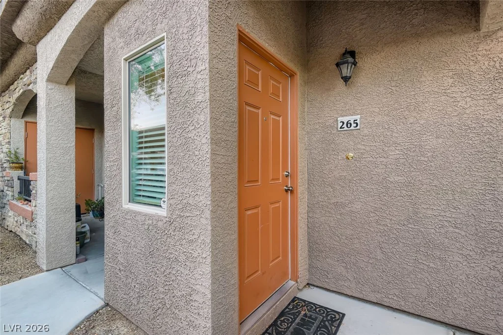 7701 Robindale, Las Vegas, NV 89113