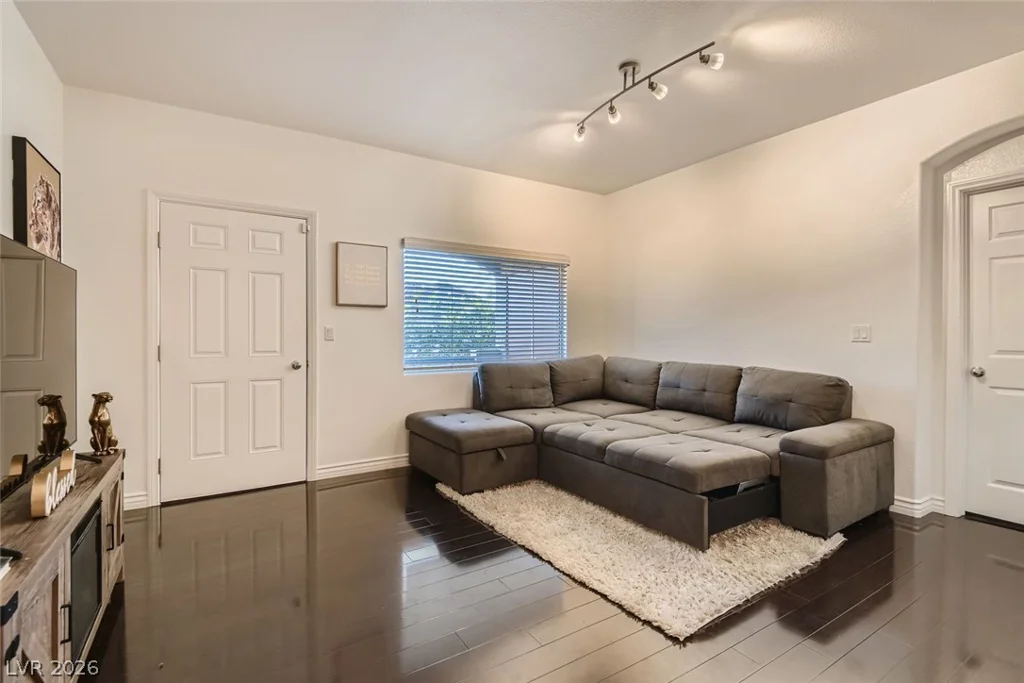 7701 Robindale, Las Vegas, NV 89113