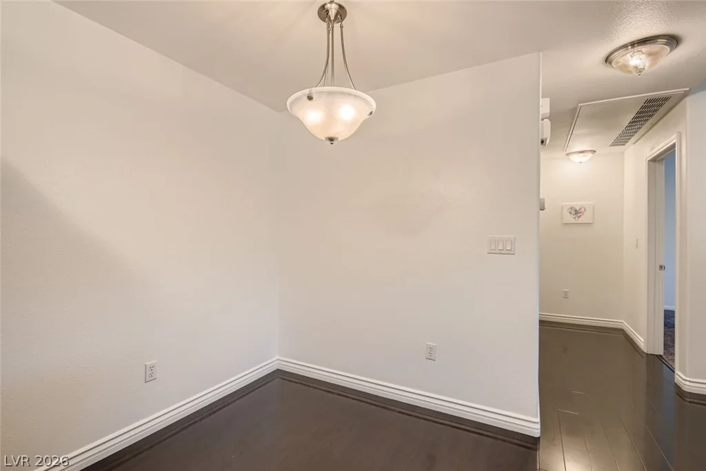 7701 Robindale, Las Vegas, NV 89113