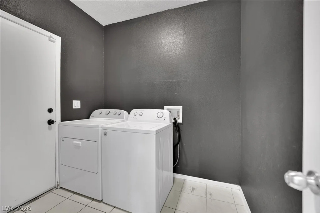 9087 Lava Bluff, Las Vegas, NV 89123