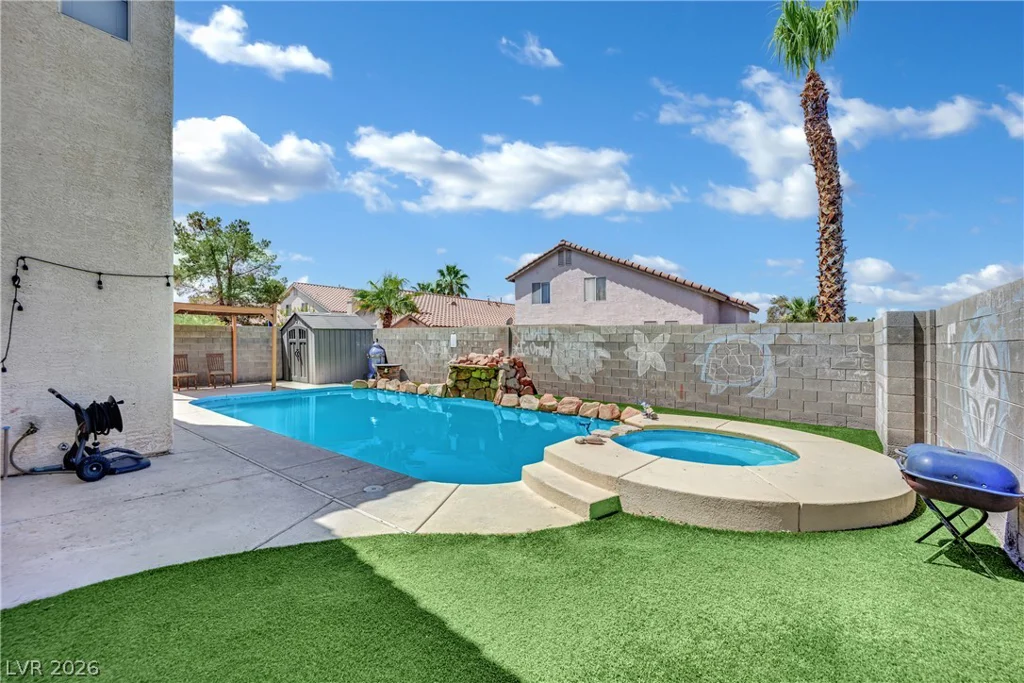 9087 Lava Bluff, Las Vegas, NV 89123