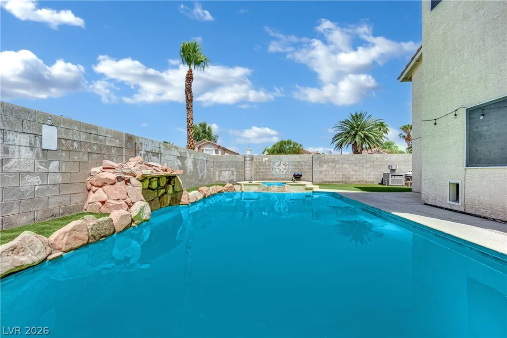 9087 Lava Bluff, Las Vegas, NV 89123