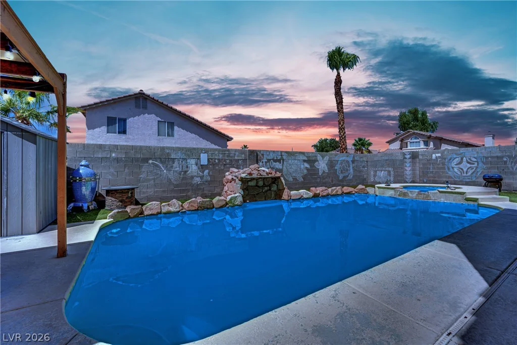 9087 Lava Bluff, Las Vegas, NV 89123