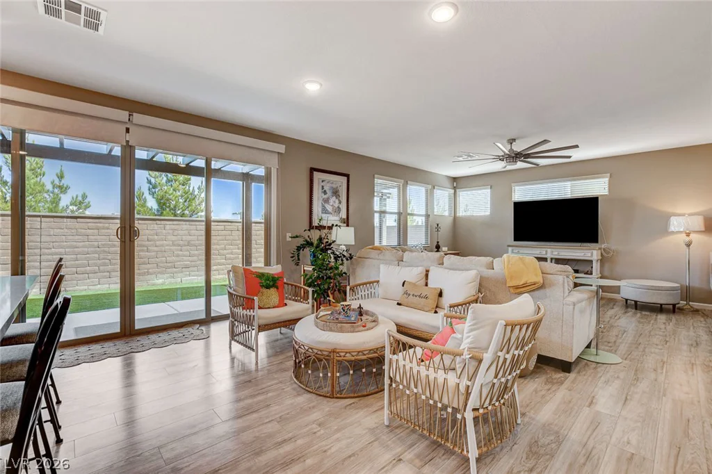 6928 Boulder Canyon, North Las Vegas, NV 89084