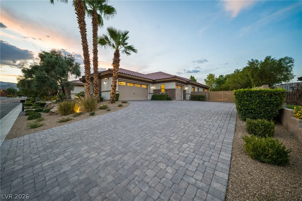 8030 Palm Cove, Las Vegas, NV 89129