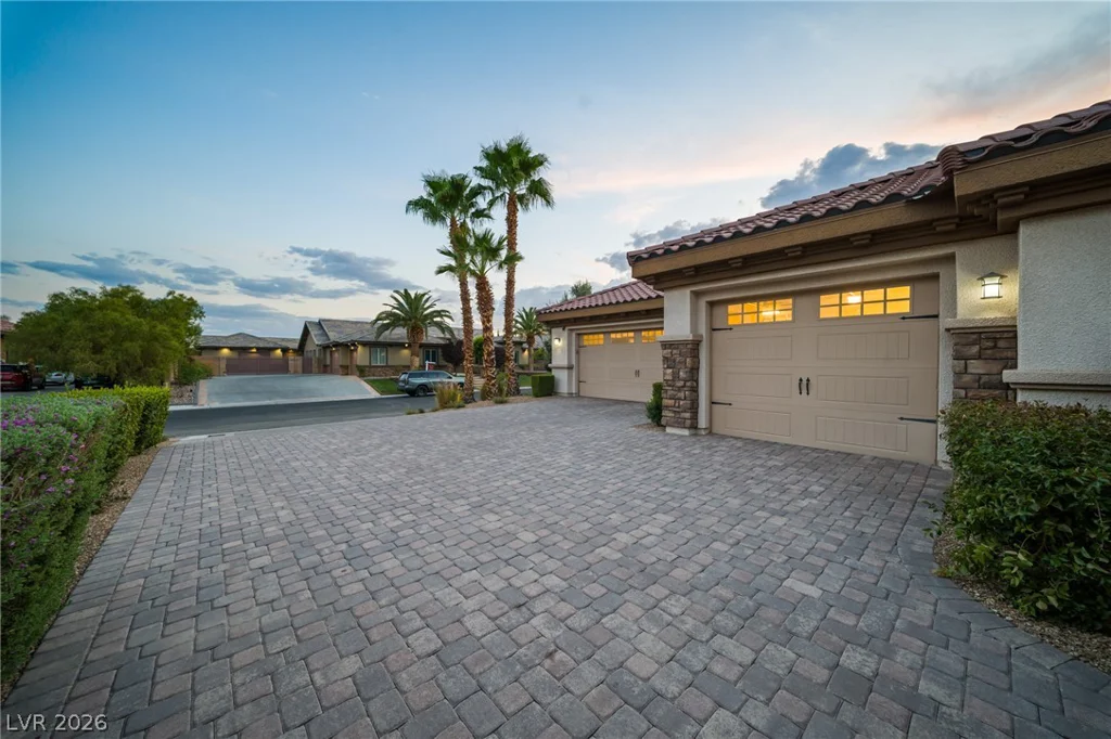 8030 Palm Cove, Las Vegas, NV 89129