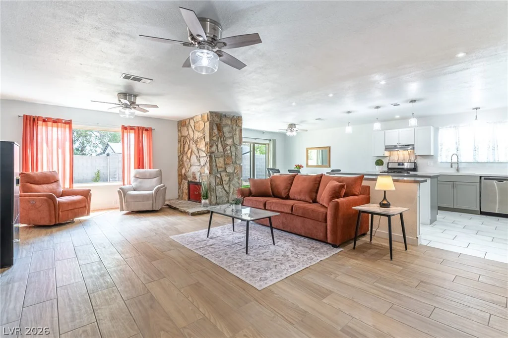 105 Cimarron, Las Vegas, NV 89145