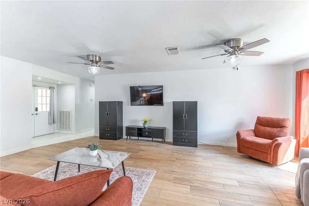 105 Cimarron, Las Vegas, NV 89145