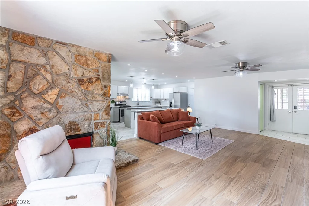 105 Cimarron, Las Vegas, NV 89145