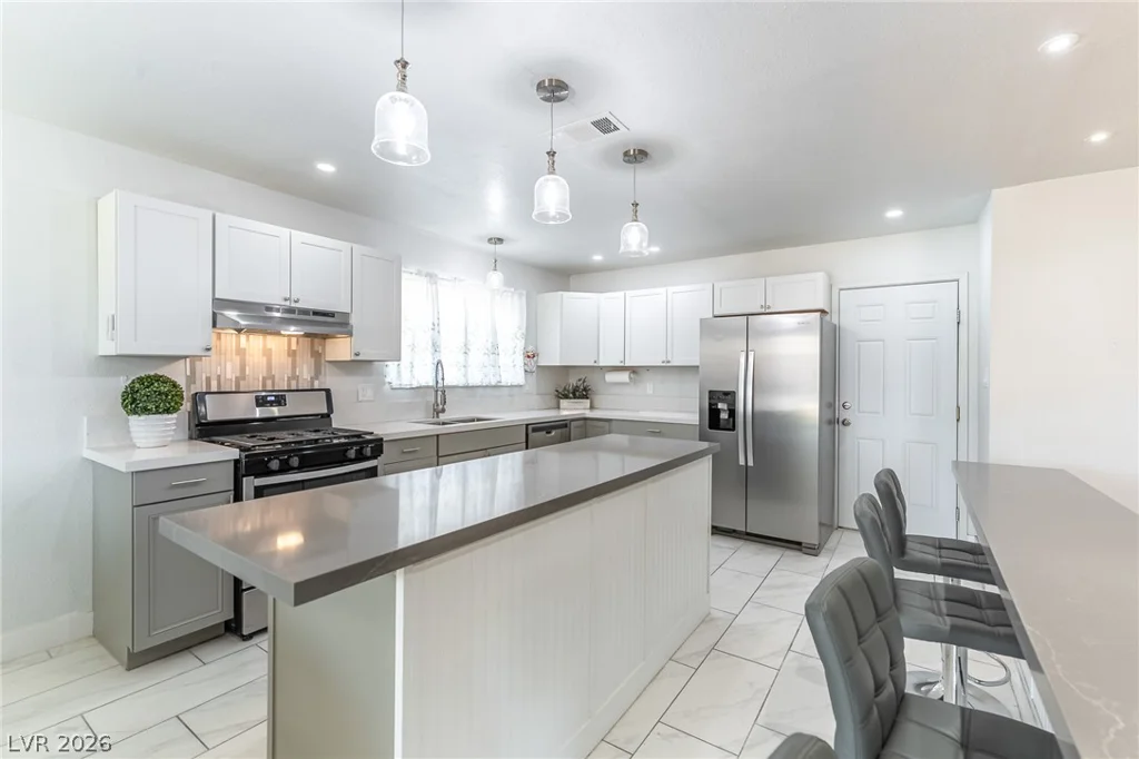 105 Cimarron, Las Vegas, NV 89145