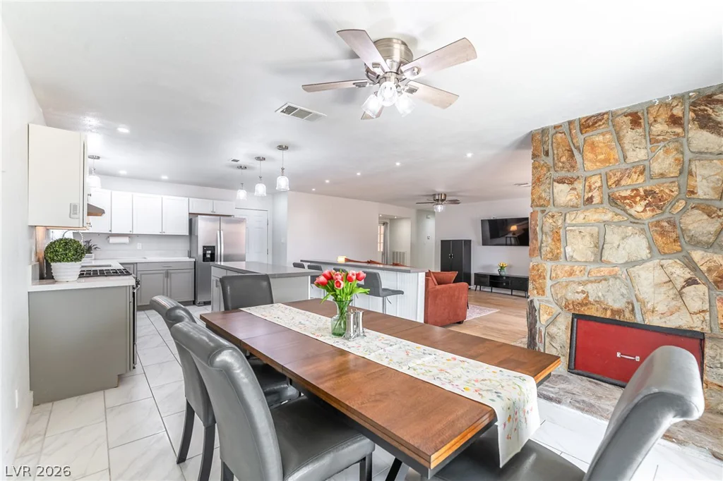 105 Cimarron, Las Vegas, NV 89145