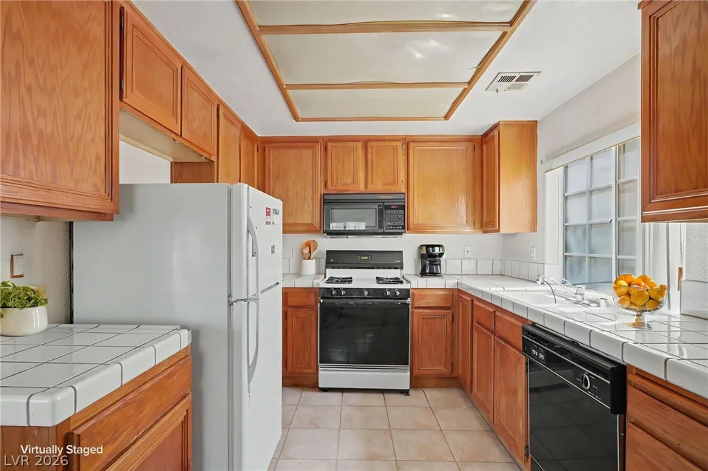 1674 Normandy, Henderson, NV 89014