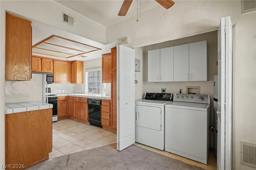 1674 Normandy, Henderson, NV 89014