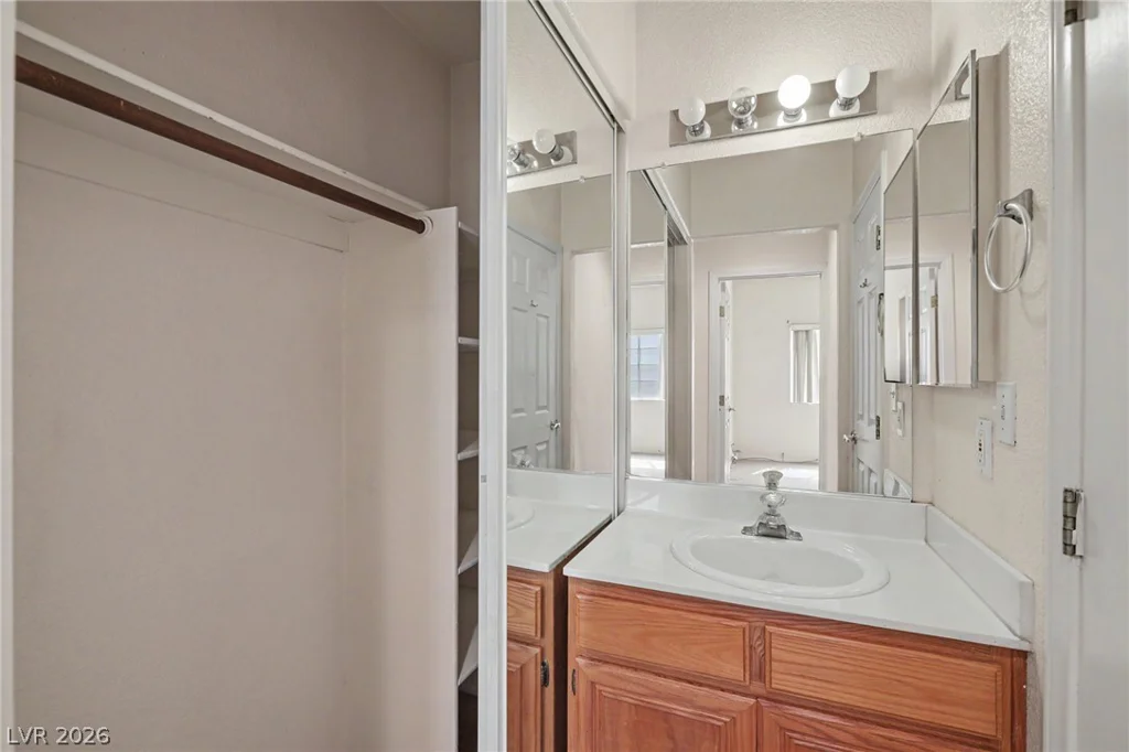 1674 Normandy, Henderson, NV 89014