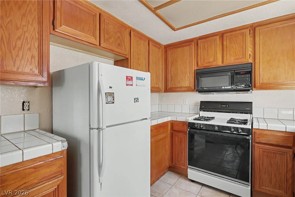 1674 Normandy, Henderson, NV 89014