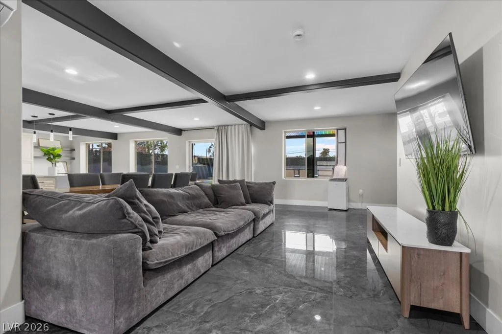 7061 Valley View, Las Vegas, NV 89118