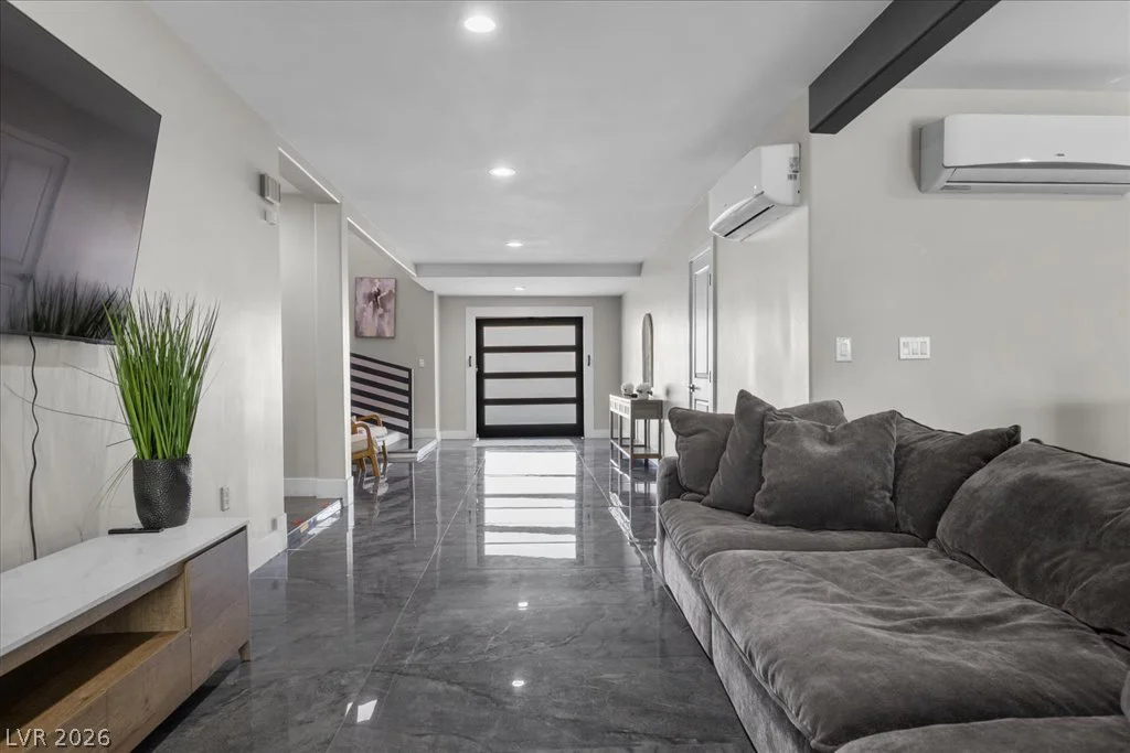 7061 Valley View, Las Vegas, NV 89118