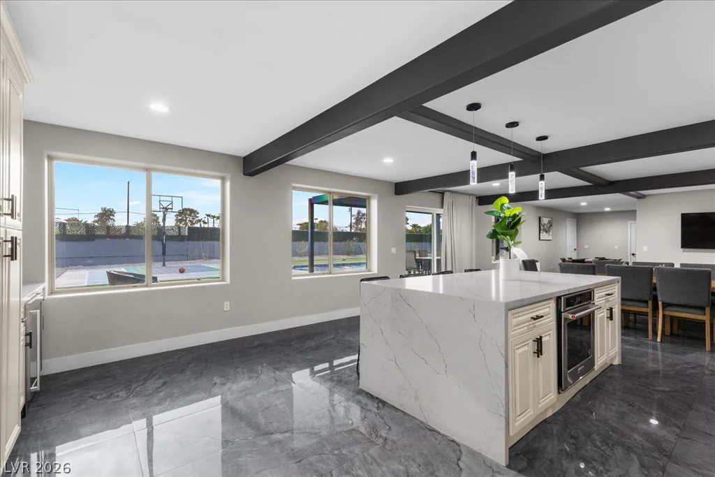 7061 Valley View, Las Vegas, NV 89118